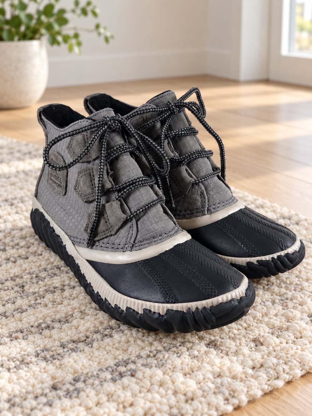 Sorel Out N About Plus Waterproof Duck Boots Gray Black Women’s Size 5